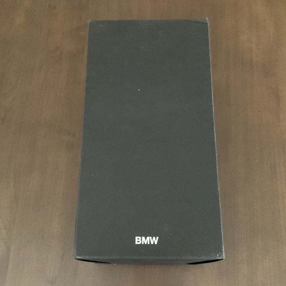 BMW Z8 Collectors Model Car - Red - Picture 14 of 16